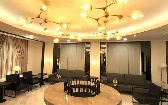 Three R Hotel