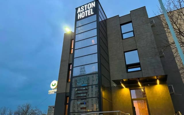 Отель Aston