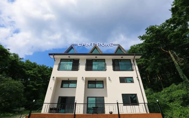 Gangneung Lantruhe Pension
