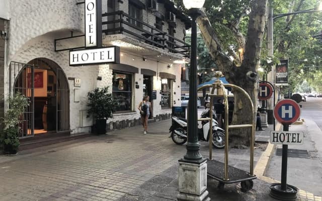 Alma Mendoza Hotel