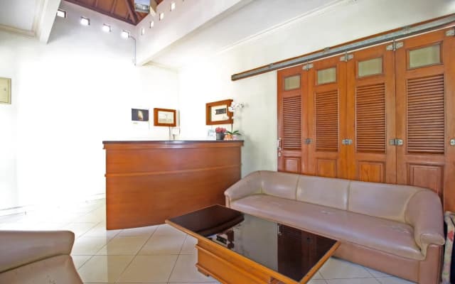 Guest House Giri Arta By RedDoorz