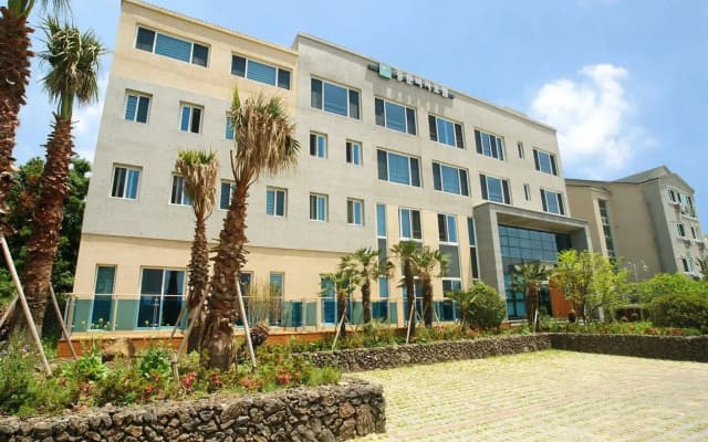 Hotel The Grang Jungmun