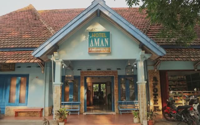 OYO Life 1972 Aman Family Inn Syariah