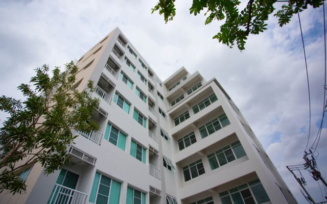 Des Res Hotel and Residence