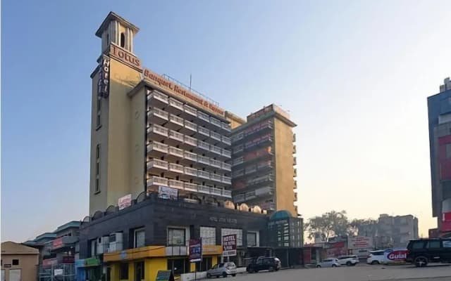 Hotel Lotus Paradise
