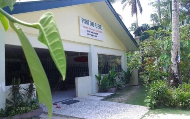 Point 303 Cloud 9 Resort