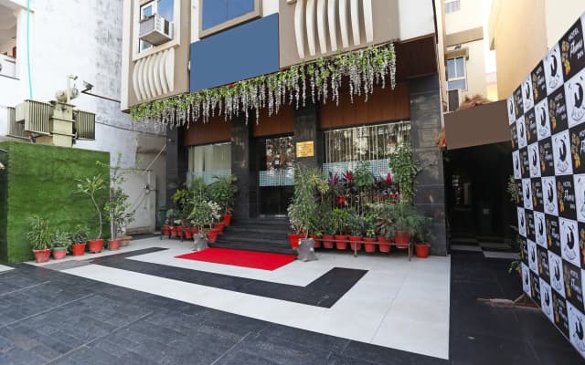 Hotel Flowers Inn