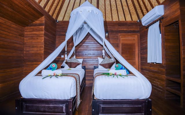 Karang Mas Villa by WizZeLa