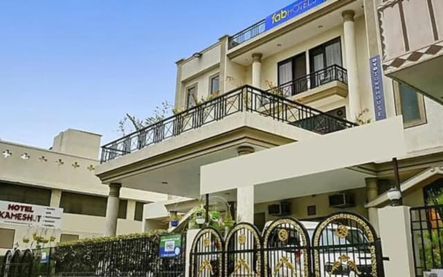Fabhotel K H Bar And Rest