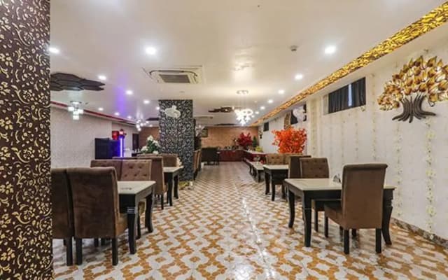 Fabhotel Prime Aradhna Inn