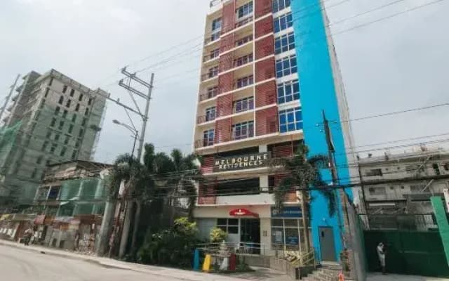 Reddoorz @ Melbourne Suites Makati