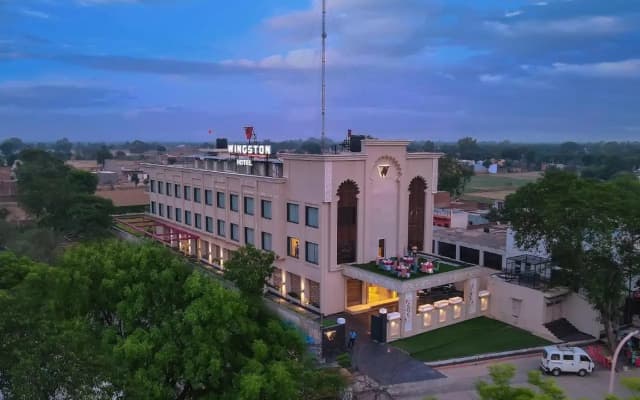 Wingston A TreeHouse Hotel Barsana
