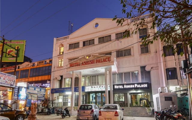 Hotel Ashish Palace