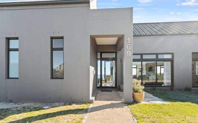 Romansbaai Moksha