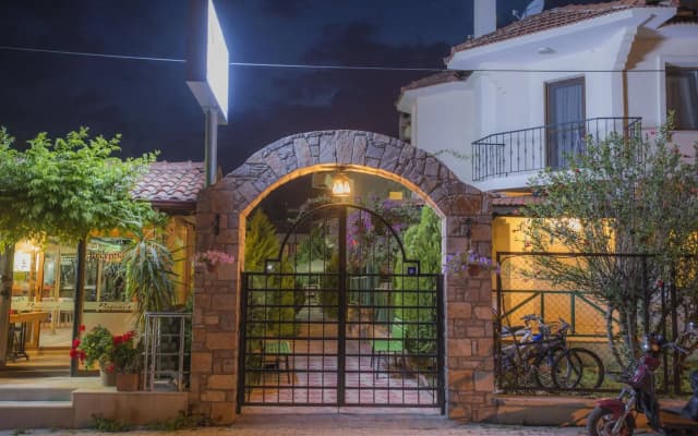 Dedeminn Garden Hotel
