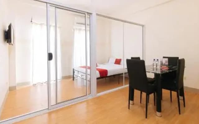 Reddoorz Plus At Alpina Heights Paranaque