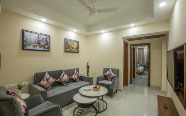 Hotel Luxe Opera NH8 - 7km from IGI Delhi Airport