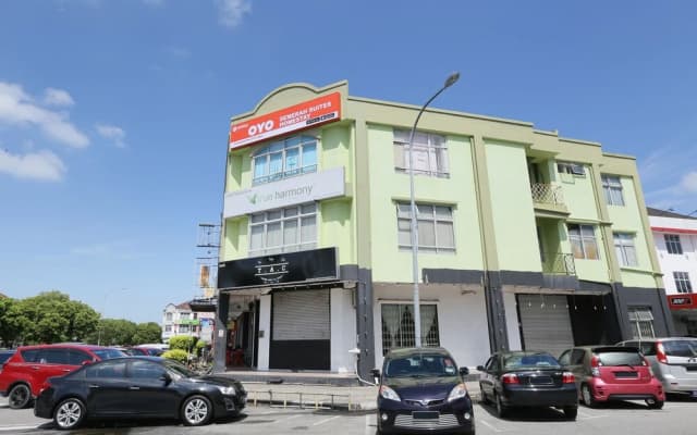 Semerah Suites by OYO Rooms