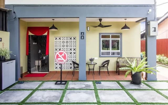 Plumeria 5BR Garden House by uBook