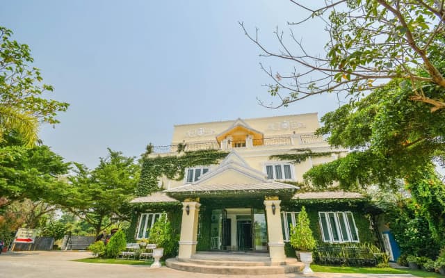 The target residence & resort
