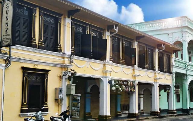 Sunny Hostel Phuket