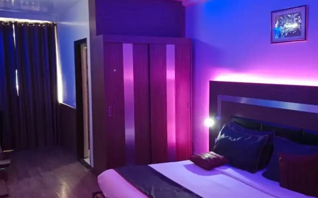 Hotel Cosmos