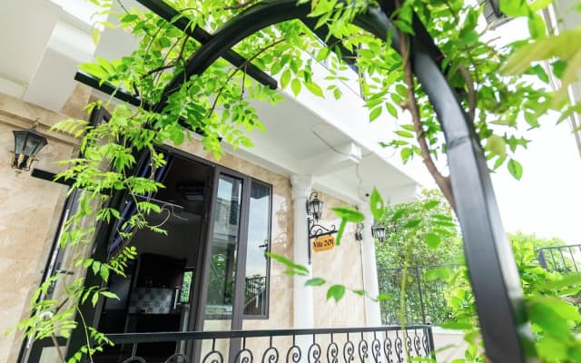 Iris Hill Villa Hue