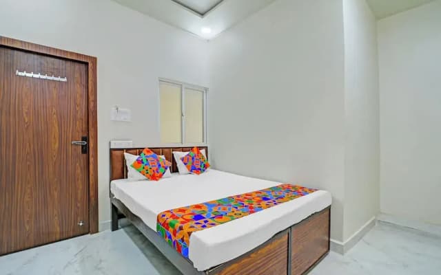Fabhotel Bharti Palace