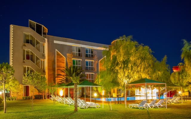 Aqua Nina Resort Hotel