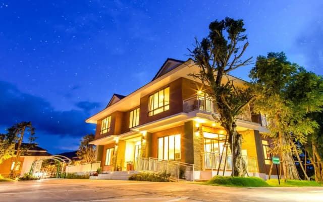 Phuruakeeree Resort (SHA Extra Plus)