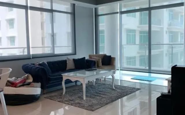 Bay Resort Condominium, 7, Beach-front Sea view, 6-8 PAX