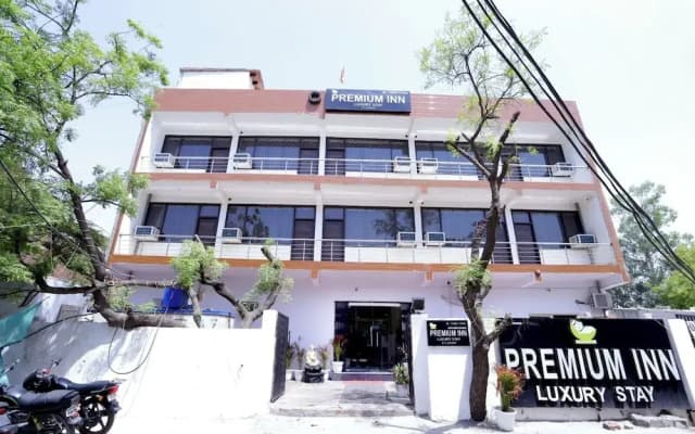 Corporate inn 52