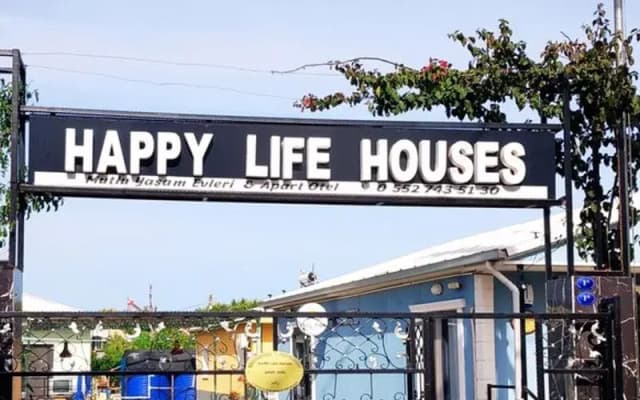 Happy Life Houses