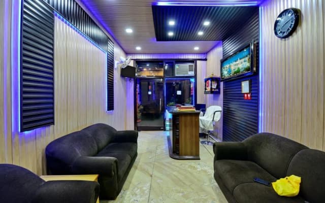 Hotel Holy City