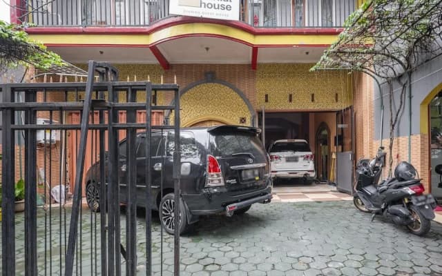 RedDoorz Syariah @ Danau Kerinci Sawojajar