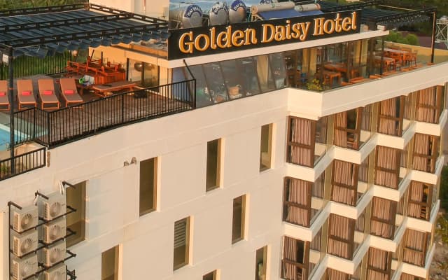 Golden Daisy Hotel