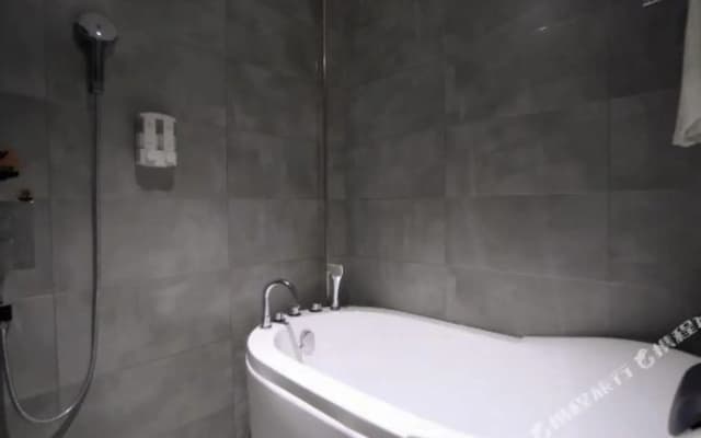 Vienna3Best Hotel(Shijiazhuang Luancheng Runfeng Logistics Park store)
