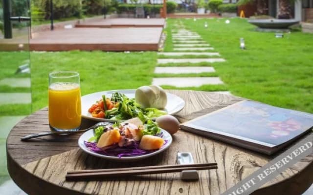 Jiangyou Palm Springs Garden Business Hotel (Monument & Taibai Park)