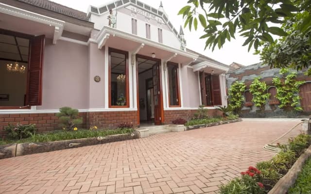Huis Van Gustafine Floor 2
