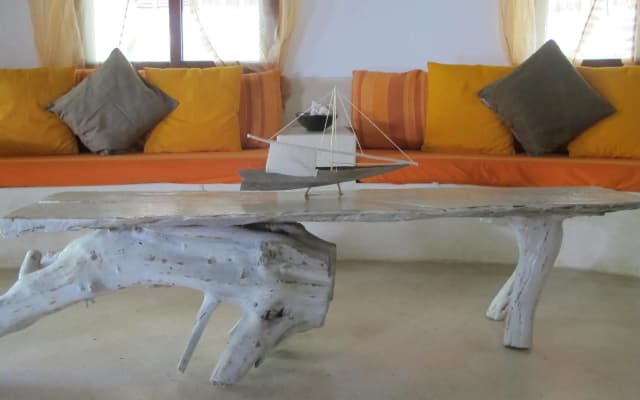 Deluxe Villa With Garden / Pool With Service Staff 150mt From the sea