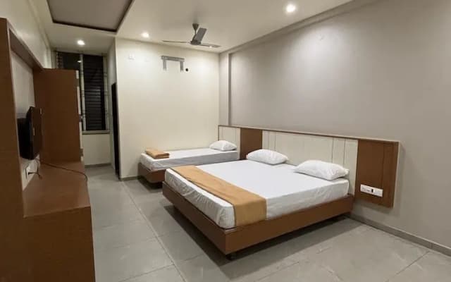 Hotel Shri Shrinivas Residency
