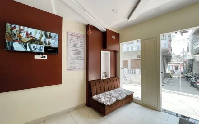 Hotel Gupta Residency - near Temple