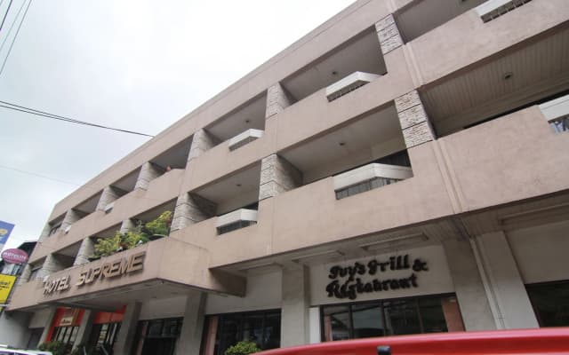 Hotel Supreme