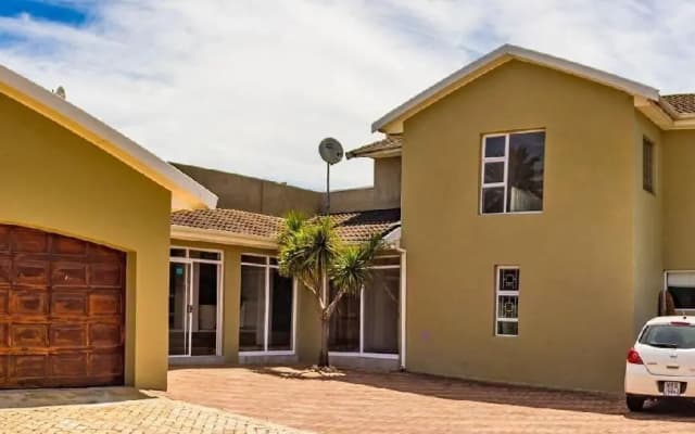 The Russel Guesthouse