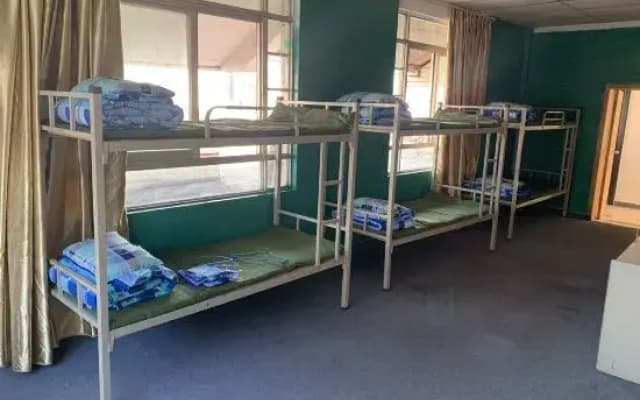 Small Youth Hostel Homestay