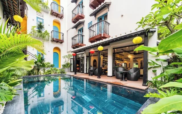 Yzistel Hoi An