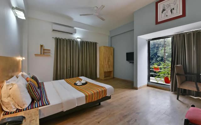 Hotel Admire Inn Sector-51 by ASPL
