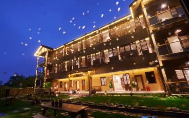 Youjian Xiaoyuan Hot Spring Hostel