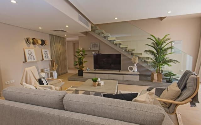 A Stunning Seaview Penthouse; 3bedrooms + Nanny