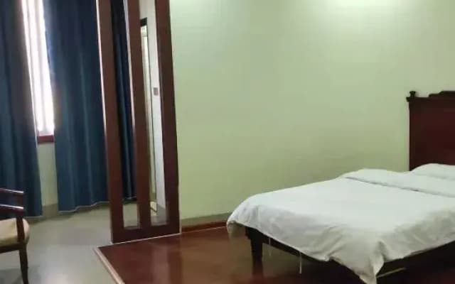 Huaxia Hotel